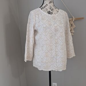 GAP Cream Eyelet Blouse Medium Long Sleeve Scalloped Trim